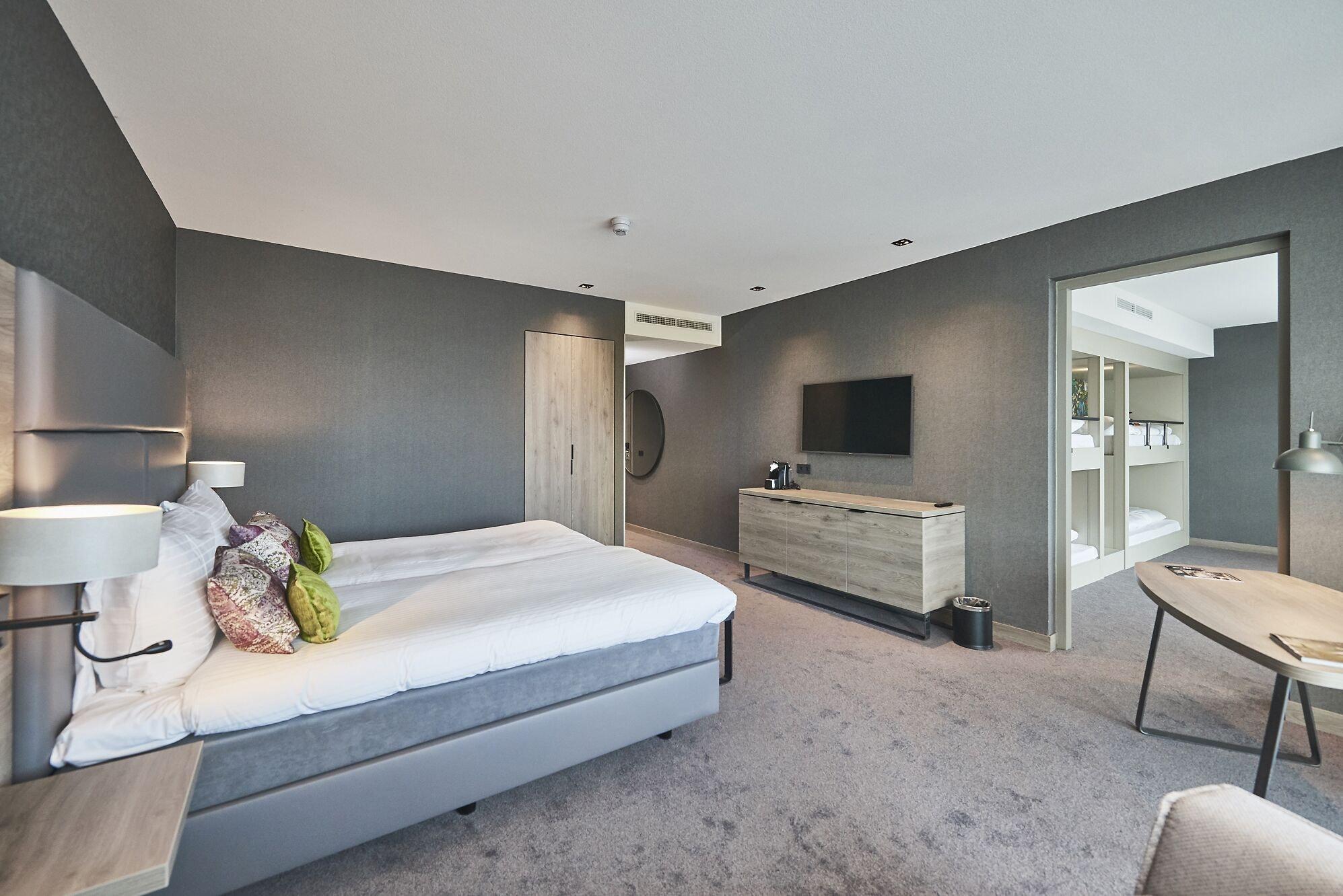 Van Der Valk Hotel لييْفاردين المظهر الخارجي الصورة