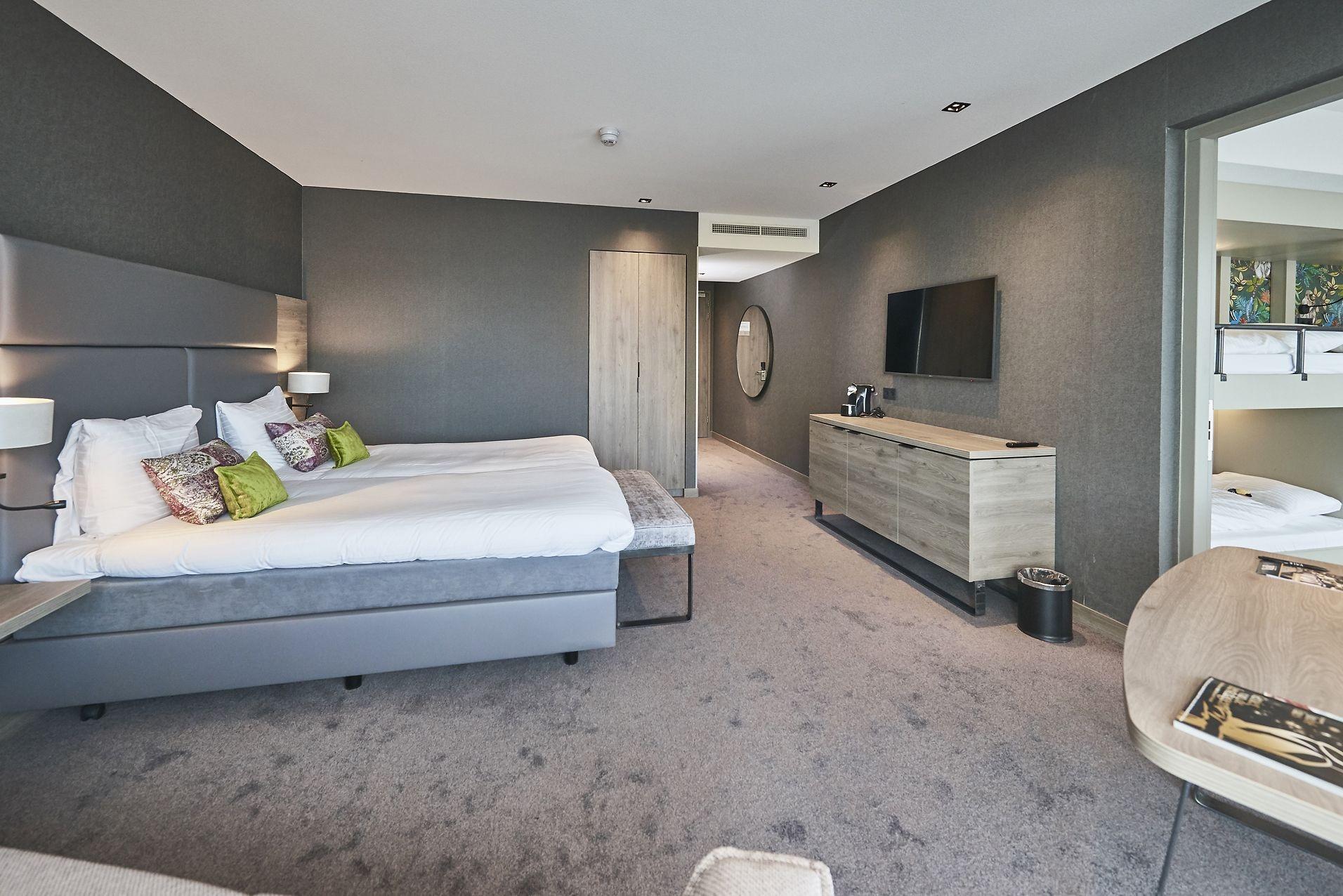 Van Der Valk Hotel لييْفاردين المظهر الخارجي الصورة