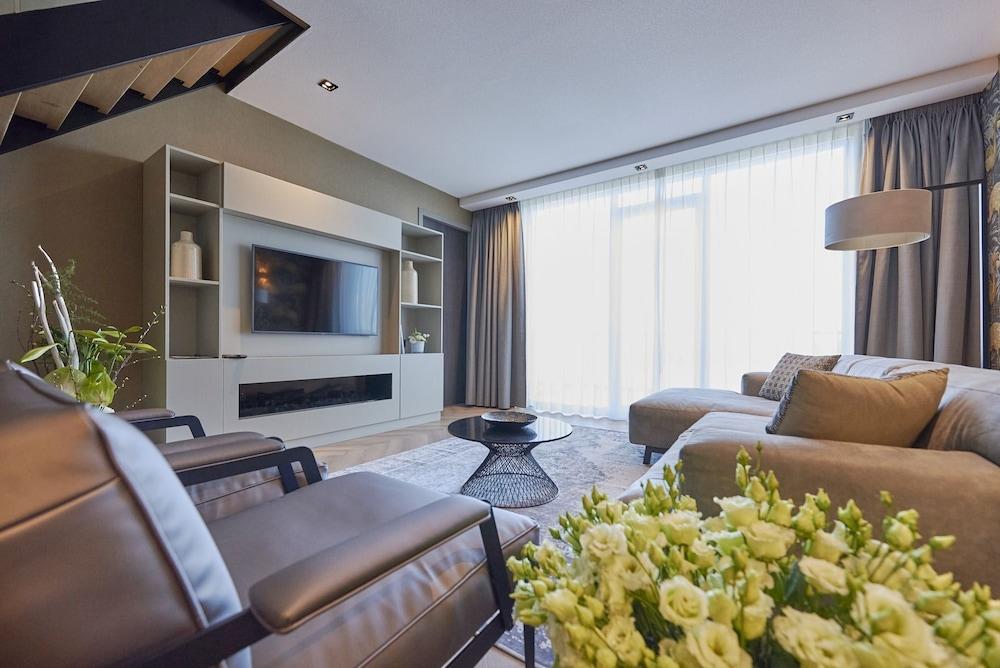 Van Der Valk Hotel لييْفاردين المظهر الخارجي الصورة