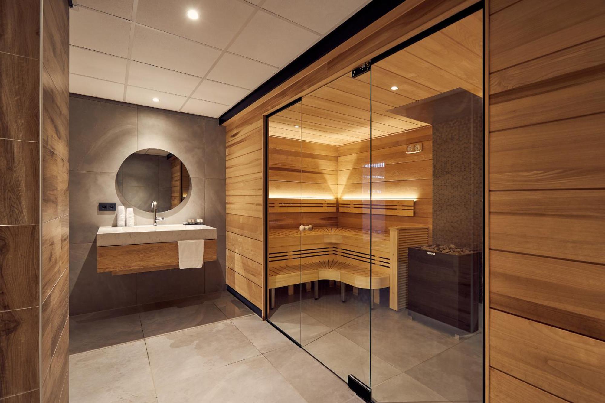 Van Der Valk Hotel لييْفاردين المظهر الخارجي الصورة