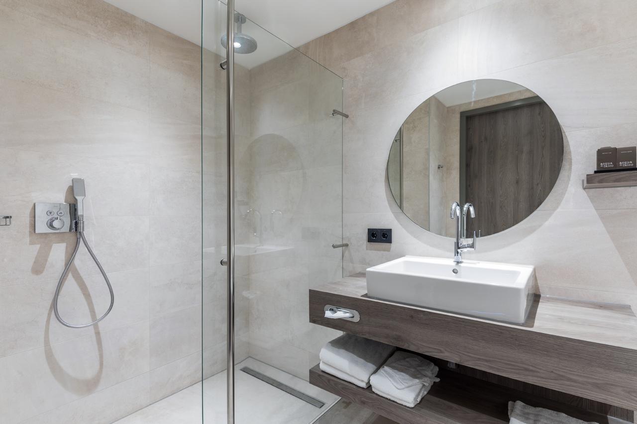 Van Der Valk Hotel لييْفاردين المظهر الخارجي الصورة